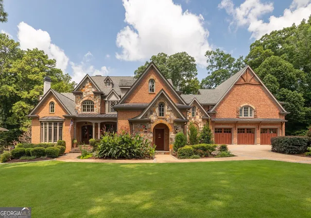 1st image of 280 Old Ivy Rd Ne, Atlanta, GA 30342 | MLS# 10809139