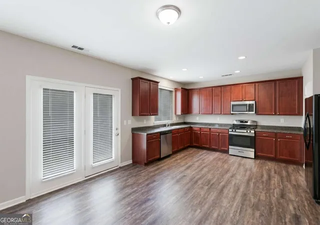 Photo 3 of Single family home for sale at 160 Paxton Pl, Newnan, GA 30263 | MLS# 10802677 | Listing updated on 2026-09-14