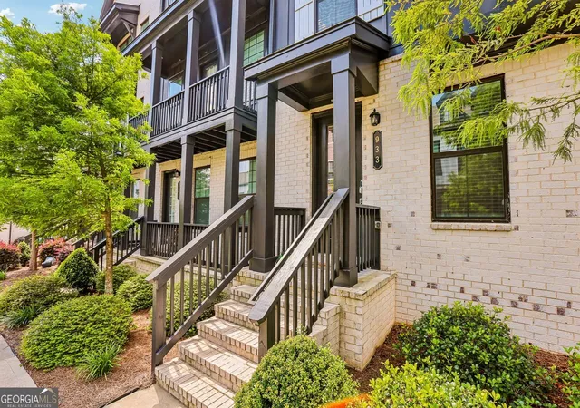 Photo 3 of Sale Pending at 933 Catamaran Ct, Alpharetta, GA 30005 | MLS# 10806023 | Listing updated on 2026-09-15