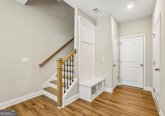 Photo 4 of Sale Pending at 933 Catamaran Ct, Alpharetta, GA 30005 | MLS# 10806023 | Listing updated on 2026-09-15