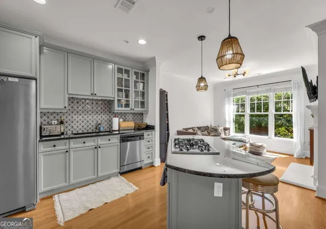 5th image of 825 Highland Ln Ne #1207, Atlanta, GA 30306 | MLS# 10800101