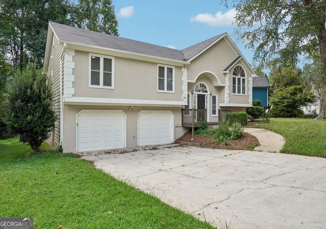Photo 2 of Single family home for sale at 3833 Deercreek Dr, Powder Springs, GA 30127 | MLS# 10834166 | Listing updated on 2026-09-20