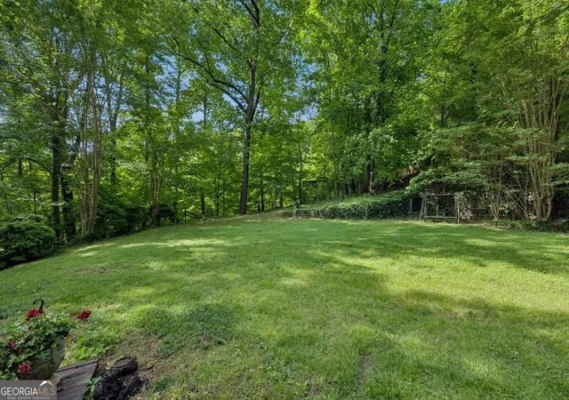 3rd image of 2213 Rocky Face Cir, Dalton, GA 30720 | MLS# 10799674