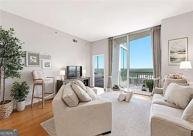 Photo 4 of Condo for sale at 3300 Windy Ridge Pkwy SE #1314, Atlanta, GA 30339 | MLS# 10785876 | Listing updated on 2026-09-23