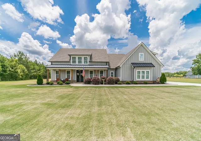 Photo 1 of Single family home for sale at 302 Savannah Dr, Mansfield, GA 30055 | MLS# 10823172 | Listing updated on 2026-09-22