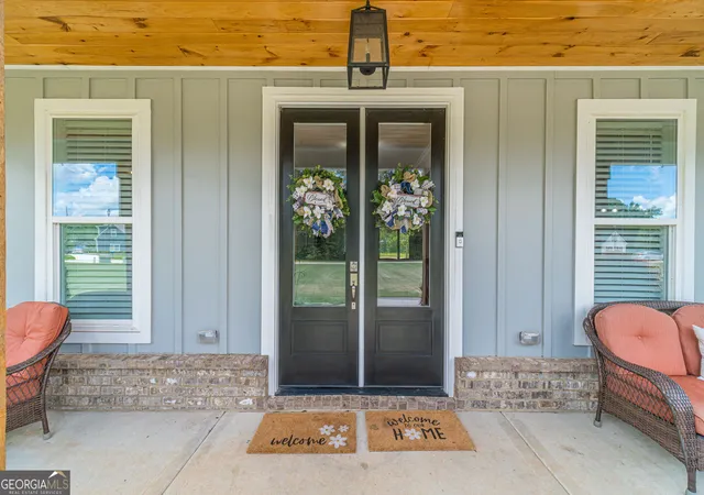 Photo 4 of Single family home for sale at 302 Savannah Dr, Mansfield, GA 30055 | MLS# 10823172 | Listing updated on 2026-09-27