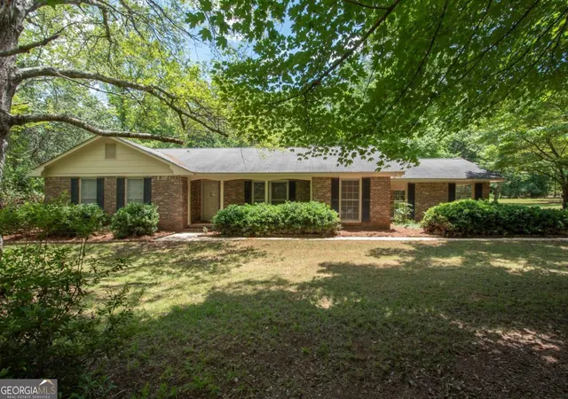 Homes for sale in Pine Mountain, GA | 308 Sullivan Circle, Pine Mountain, GA 31822 | MLS# 10792156