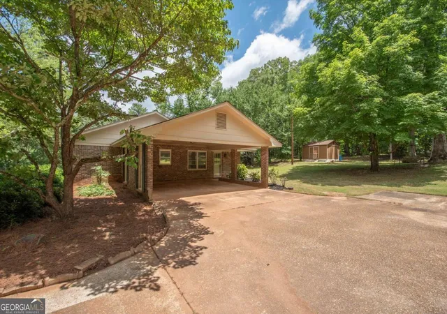 Homes for sale in Pine Mountain, GA | 308 Sullivan Circle, Pine Mountain, GA 31822 | MLS# 10792156