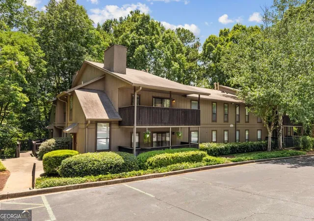 2nd image of 1301 Cumberland Ct, Smyrna, GA 30080 | MLS# 10804471