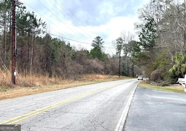 Photo 3 of Sale Pending at 4598 Arkwright Rd, Macon, GA 31210 | MLS# 10683937 | Listing updated on 2026-03-19