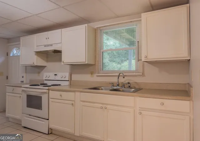 Photo 4 of Single family home for sale at 2050 Abington Ln, Snellville, GA 30078 | MLS# 10825961 | Listing updated on 2026-09-02
