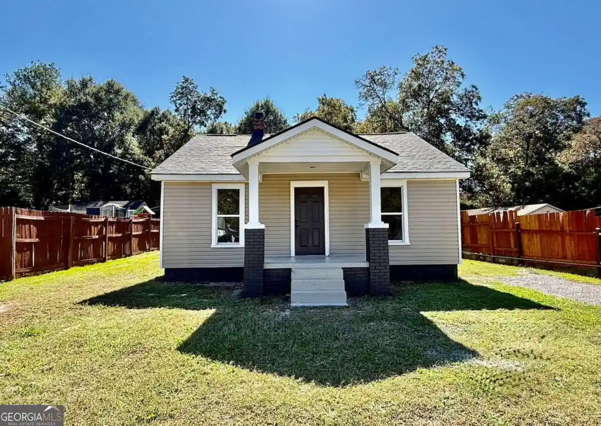 Photo 1 of Single family home for sale at 110 Elizabeth St, Griffin, GA 30223 | MLS# 10878726 | Listing updated on 2026-10-27