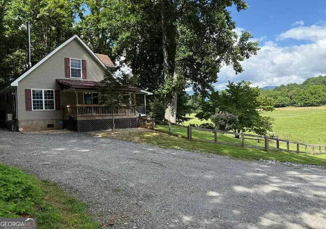 Photo 2 of Manufactured home for sale at 206 Bethabara Loop, Hayesville, NC 28904 | MLS# 10833330 | Listing updated on 2026-09-02