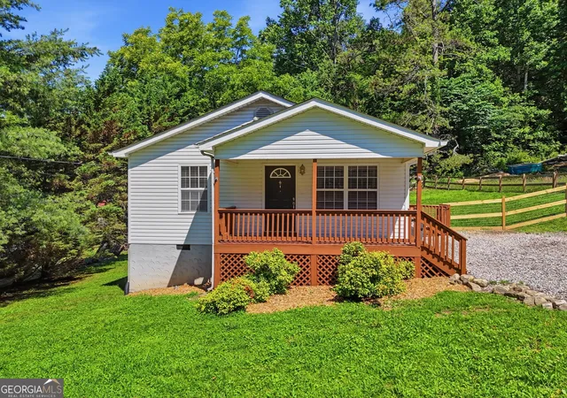 Homes for sale in Lafayette, GA | 617 Bradley Ave, Lafayette, GA 30728 | MLS# 10796692