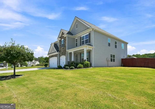 Photo 3 of Single family home for sale at 6715 Rambling Vale, Cumming, GA 30028 | MLS# 10834753 | Listing updated on 2026-09-20
