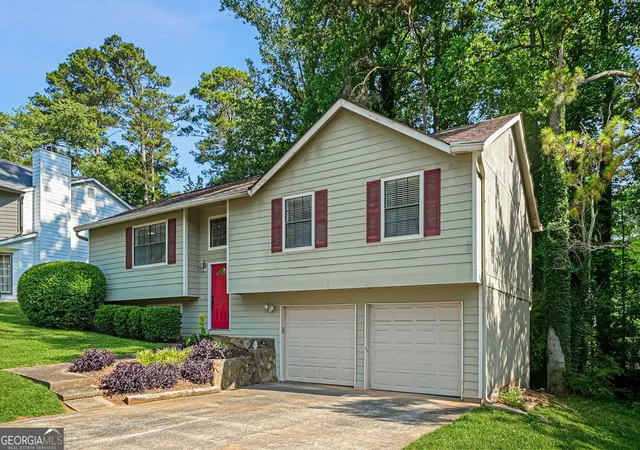 Photo 3 of Single family home for sale at 4461 Creek Frd Tr, Duluth, GA 30096 | MLS# 10770015 | Listing updated on 2026-09-17