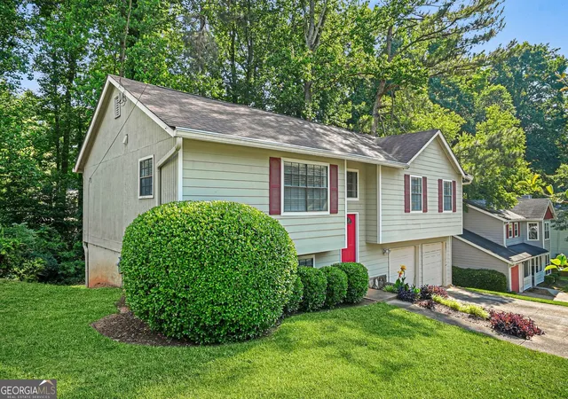Photo 4 of Single family home for sale at 4461 Creek Frd Tr, Duluth, GA 30096 | MLS# 10770015 | Listing updated on 2026-09-17