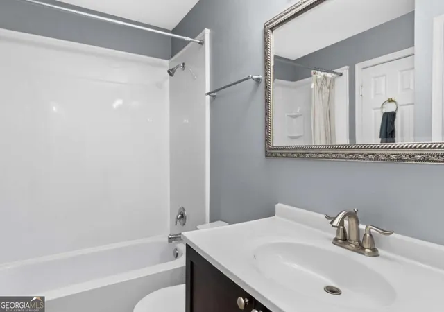 2nd image of 524 Mcgill Pl NE, Atlanta, GA 30312