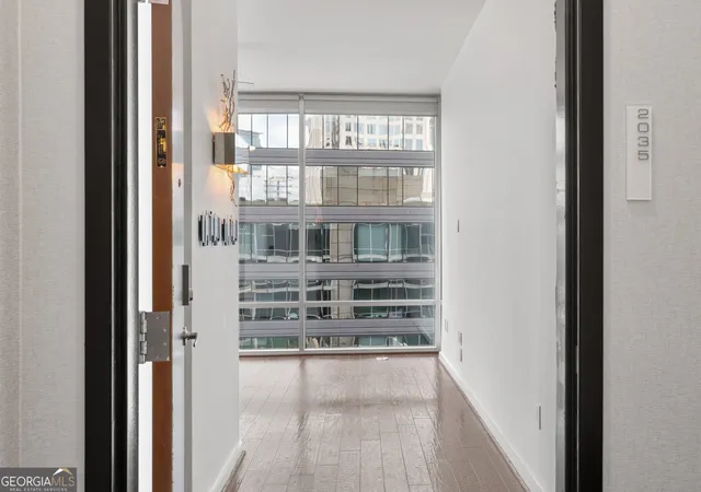 Photo 4 of Condo for sale at 923 Peachtree St Ne #2035, Atlanta, GA 30309 | MLS# 10826229 | Listing updated on 2026-10-07