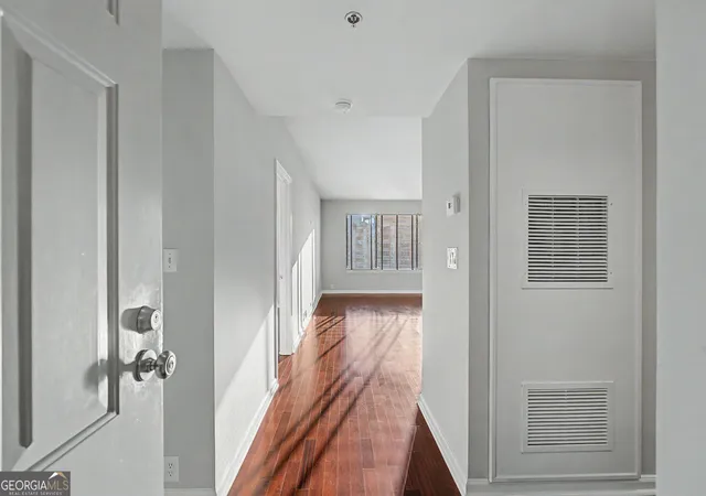 Photo 4 of Condo for sale at 3481 Lakeside Dr Ne #2107, Atlanta, GA 30326 | MLS# 10777339 | Listing updated on 2026-08-22