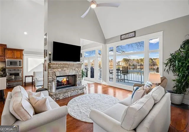 image of 6425 Spinnaker Ln, Alpharetta, GA 30005 | MLS# 10816017