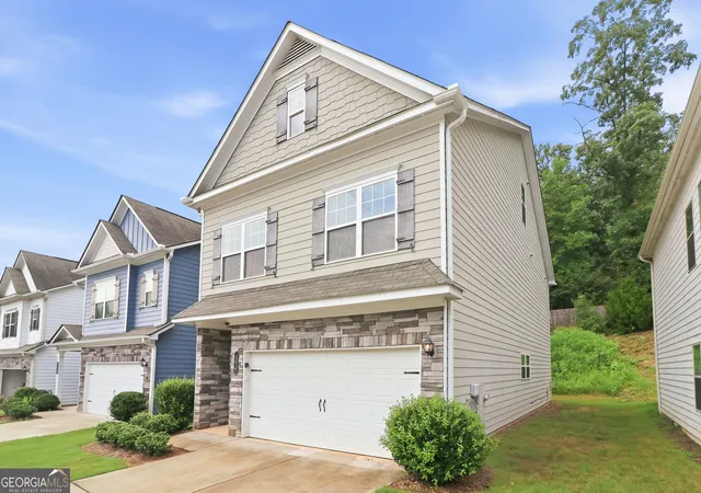 Photo 2 of Single family home for sale at 176 Bryon Ln, Acworth, GA 30102 | MLS# 10836449 | Listing updated on 2026-09-15