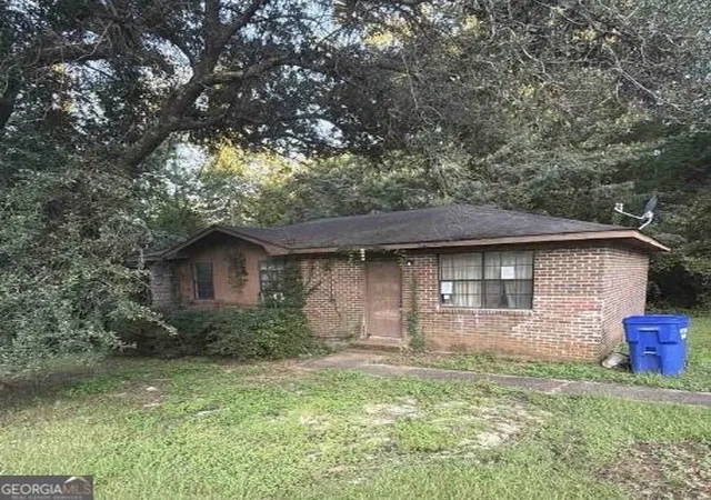 Photo 1 of Sale Pending at 106 Arrowhead Dr, Troy, AL 36081 | MLS# 10857901 | Listing updated on 2026-10-28
