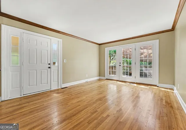 Photo 3 of Single family home for sale at 5089 Fairmont Rd Se, Smyrna, GA 30082 | MLS# 10830317 | Listing updated on 2026-09-04