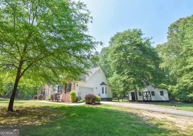 Photo 2 of Single family home for sale at 475 Jenkinsburg Rd, Griffin, GA 30223 | MLS# 10732828 | Listing updated on 2026-08-15