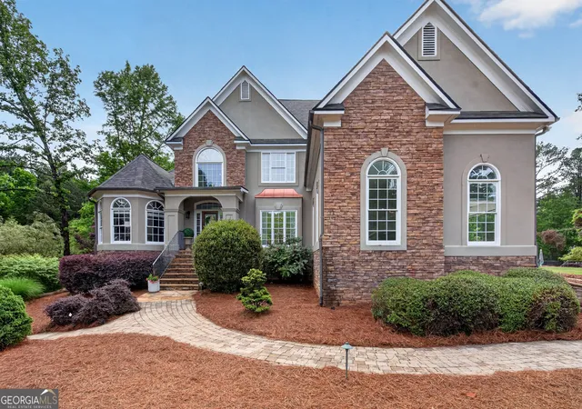 Photo 3 of Sale Pending at 105 Hidden Springs Ln, Peachtree City, GA 30269 | MLS# 10755887 | Listing updated on 2026-07-31