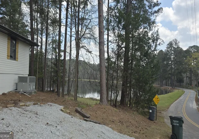 4th image of 2541 Winding Lake Trl Ne, Conyers, GA 30012 | MLS# 10817369