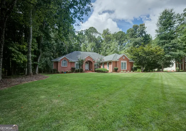 Photo 2 of Sale Pending at 115 Stonehaven Dr, Fayetteville, GA 30215 | MLS# 10812754 | Listing updated on 2026-08-30