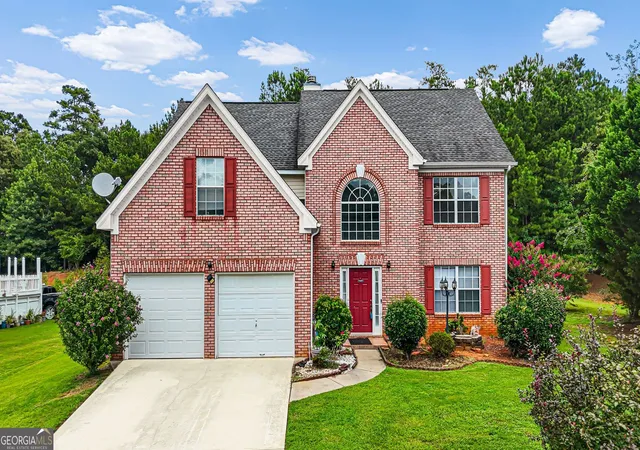 Photo 3 of Sale Pending at 1664 Bennett Dr, Mcdonough, GA 30253 | MLS# 10826105 | Listing updated on 2026-09-17
