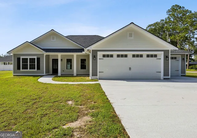 3rd image of 215 Mcqueen St, Folkston, GA 31537 | MLS# 10814426