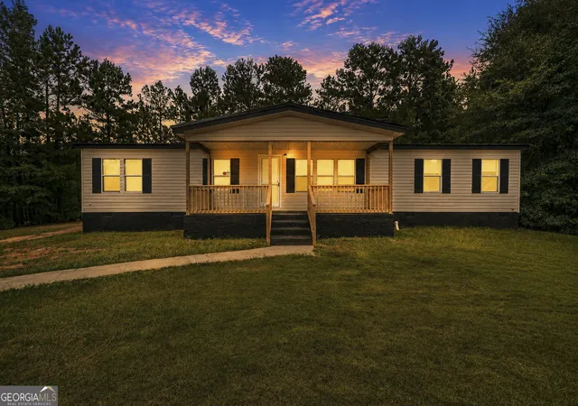 Photo 3 of Single family home for sale at 231 Locust Ct Se, Milledgeville, GA 31061 | MLS# 10816367 | Listing updated on 2026-09-17