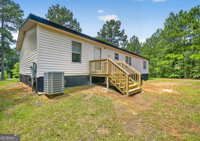 Photo 4 of Single family home for sale at 231 Locust Ct SE, Milledgeville, GA 31061 | MLS# 10816367 | Listing updated on 2026-09-17