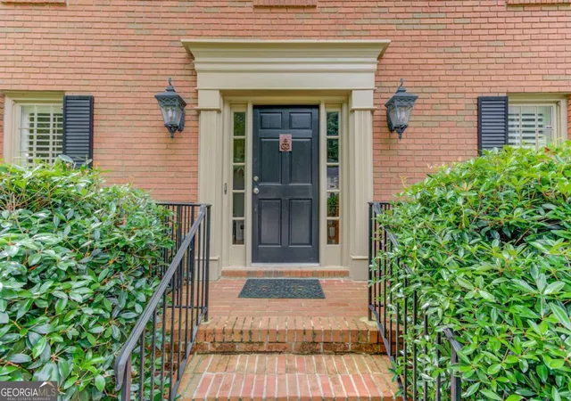 Photo 4 of Single family home for sale at 9620 River Lake Dr, Roswell, GA 30075 | MLS# 10809937 | Listing updated on 2026-08-04