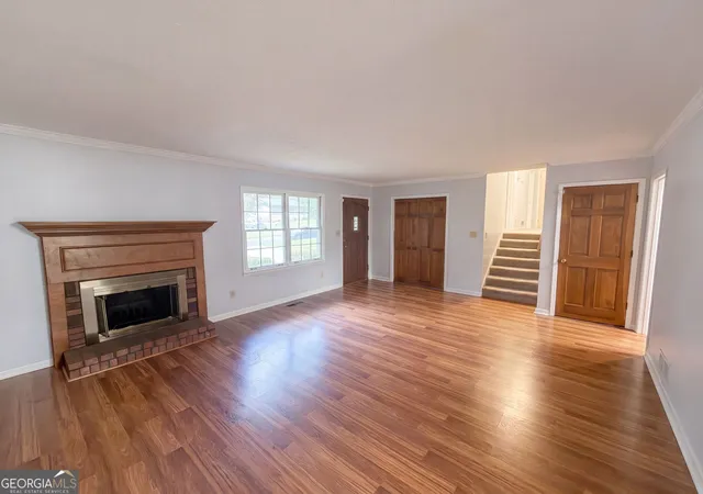 Photo 3 of Sale Pending at 3318 Ben Hill St Sw, Marietta, GA 30008 | MLS# 10826595 | Listing updated on 2026-09-14