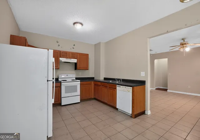 Photo 4 of Sale Pending at 2757 Peggy Sue Ln, Morrow, GA 30260 | MLS# 10809119 | Listing updated on 2026-09-09