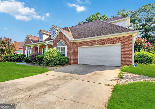 2nd image of 1137 E Shoreview Rd, Mcdonough, GA 30253 | MLS# 10824541