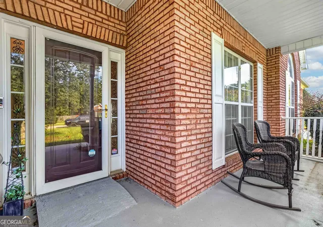 Photo 3 of Sale Pending at 1137 E Shoreview Rd, Mcdonough, GA 30253 | MLS# 10824541 | Listing updated on 2026-10-08