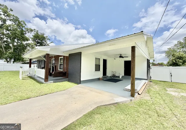 Photo 3 of Sale Pending at 53 Carey Dr, Hazlehurst, GA 31539 | MLS# 10764944 | Listing updated on 2026-09-24