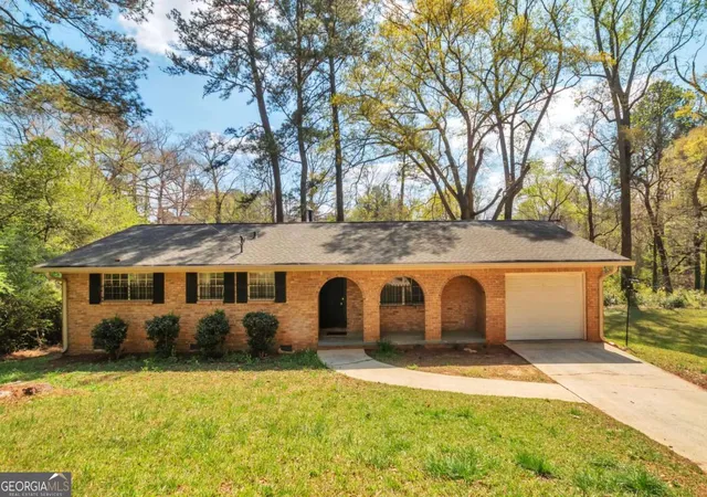 Photo 1 of Sale Pending at 2912 Knollview Dr, Decatur, GA 30034 | MLS# 10731739 | Listing updated on 2026-10-05