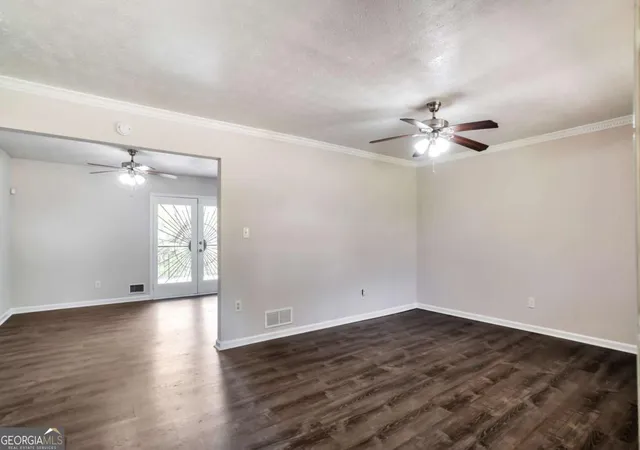 Photo 3 of Sale Pending at 2912 Knollview Dr, Decatur, GA 30034 | MLS# 10731739 | Listing updated on 2026-10-05