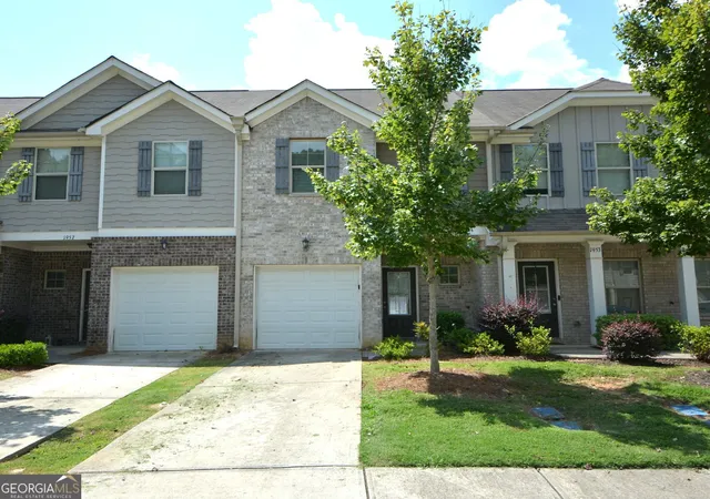 Photo 2 of Townhouse for sale at 1955 Old Dogwood, Jonesboro, GA 30238 | MLS# 10835424 | Listing updated on 2026-09-11