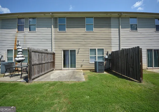 Photo 3 of Townhouse for sale at 1955 Old Dogwood, Jonesboro, GA 30238 | MLS# 10835424 | Listing updated on 2026-09-11
