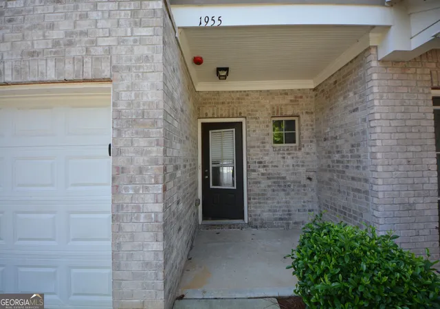 Photo 4 of Townhouse for sale at 1955 Old Dogwood, Jonesboro, GA 30238 | MLS# 10835424 | Listing updated on 2026-09-11