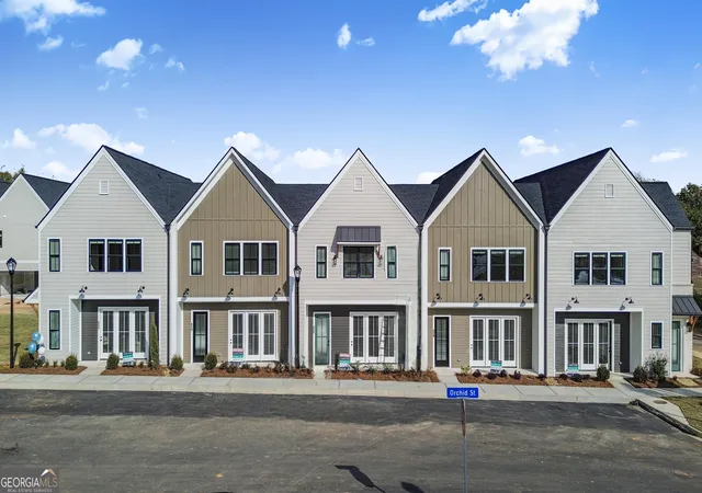 Photo 2 of Townhouse for sale at 43 Peony St, Braselton, GA 30517 | MLS# 10816753 | Listing updated on 2026-09-04