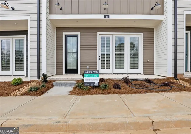 Photo 3 of Townhouse for sale at 43 Peony St, Braselton, GA 30517 | MLS# 10816753 | Listing updated on 2026-09-19