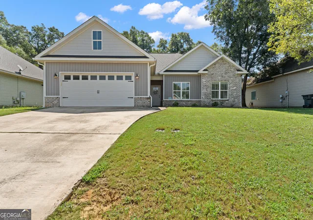 Photo 1 of Single family home for sale at 204 Dennard Dr, Perry, GA 31069 | MLS# 10827076 | Listing updated on 2026-09-13